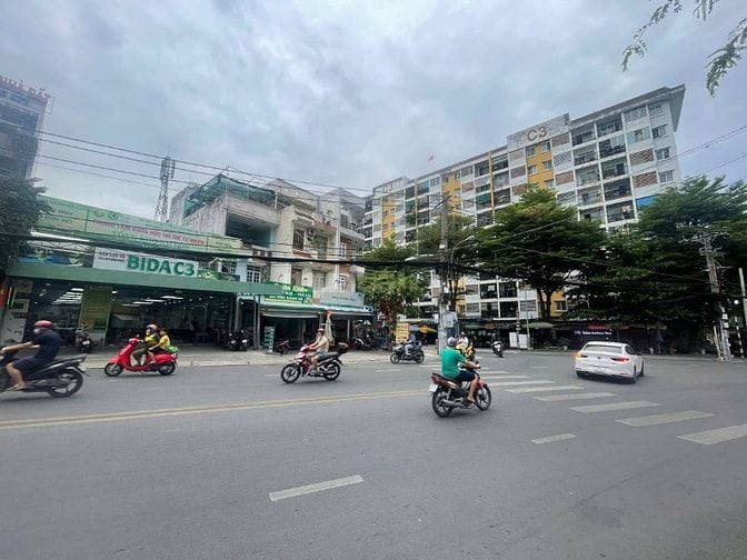 BÁN GẤP- Mặt tiền Man Thiện, Hiệp Phú - 215m2, ngang 10m, chỉ 32 Tỷ
