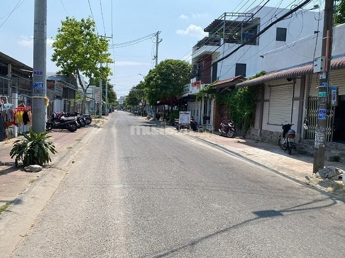 Nhà + đất MT đường Đông Hồ, MT rộng 19,5m; giá 7,8 tỷ