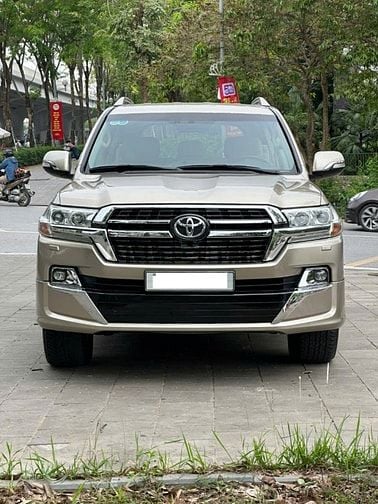 Toyota Land Cruser VX 4.6V8 Model 2016 