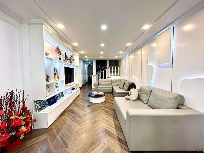 Bán nhanh nhà mặt đường kinh doanh Nguyễn Văn Mai,Q3.Giao Hai Bà Trưng