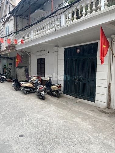 Chính chủ bán nhà 2 tầng, lô góc 2 mặt tiền, ngõ 71 phố Tân Ấp