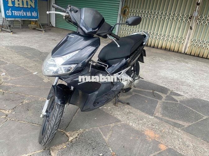 À black máy em còn mới
