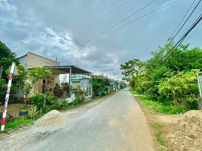 Ngộp Bán 172m2 Thổ Cư, xã Tân Phú Trung giá 650 Triệu có Sổ Hồng Riêng