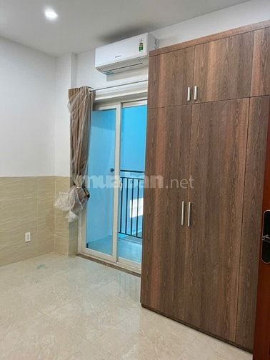 Cho thuê căn hộ nội thất cơ bản, trung tâm quận 4