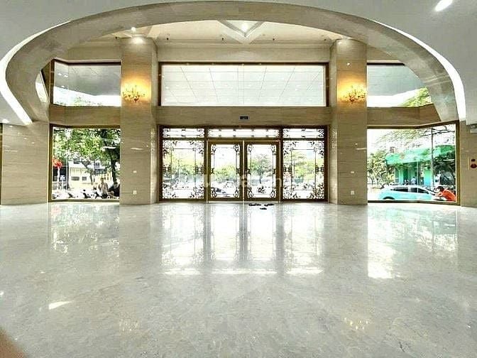 Cho thuê toà nhà 370m2 x 10 tầng 1 hầm, mt 40m Mặt phố Trần Thái Tông