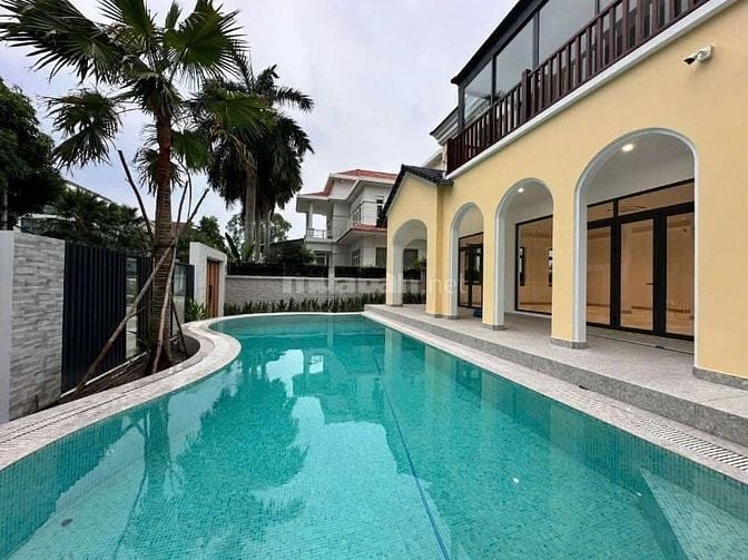 Cho thuê biệt góc 650m2, 210 triệu, tại Nguyễn Văn Hưởng, Thảo Điền, Q