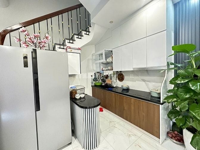 Bán Nhà Chính Chủ Số 5 Ngõ 553 Lạc Long Quân 30M2 5 Tầng Giá 8.6 Tỷ TL