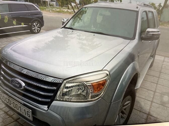 Ford Everest 2011 2.6L 4x4 MT - 200000 km