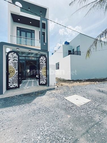 Nhà mới đường ô tô, gần trường học ngay chợ Trung Thành, SHR 3PN 2WC.