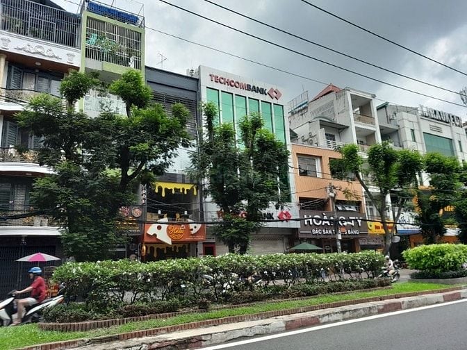 Cho thuê 8x18 m,Mặt tiền Bàu Cát đôi, P.14, Tân Bình - 120 Triệu/Tháng