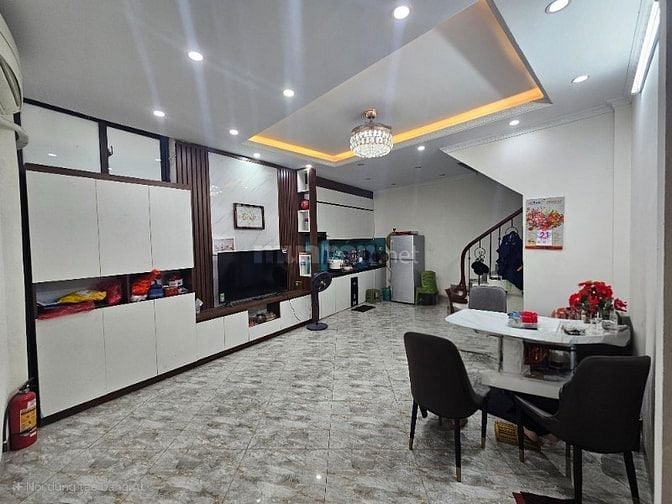Chính chủ bán nhà Bồ Đề Long Biên 30m 5 tầng