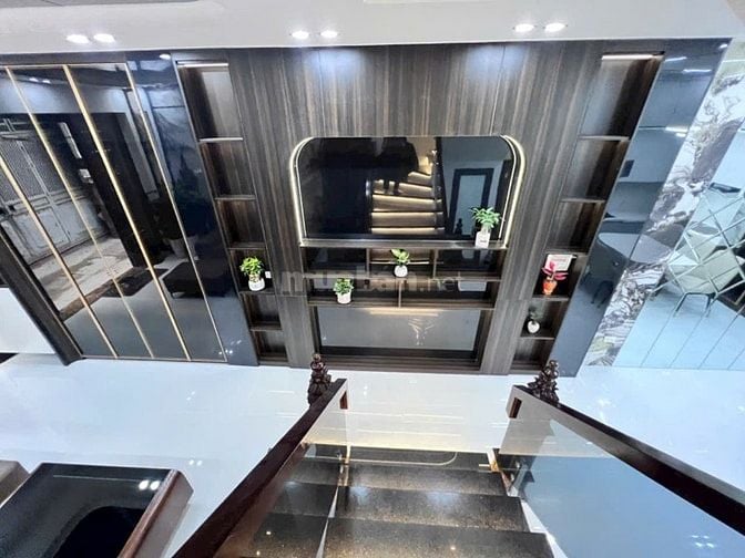 Bán tòa nhà căn hộ dịch vụ, diện tích 120m2 , 8 tầng, 25 phòng, 150tr