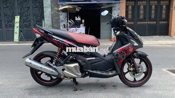 Xe Yamaha Nouvo 5P11 2009 Đen/Đỏ. Xe còn chạy tốt.