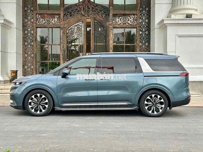 Kia Carnival 2023 Signature 2.2D - 70000 km