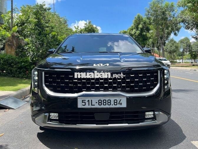 Kia Carnival 2024 2.2D Signature  - 9000 km