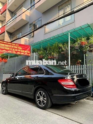 Mercedes Benz C Class 2009 C230 đen sang trọng.