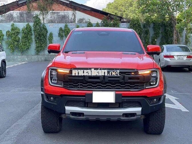 Hãng Ford bán Raptor 2023 lướt lên đủ phụ kiện