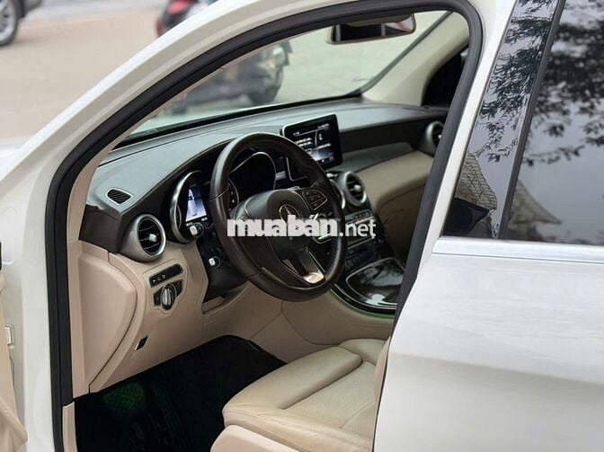 Mercedes Benz GLC Class 2018 200 AT - 62000 km