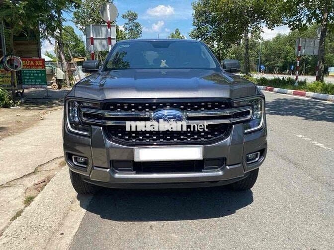 Hãng Ford bán Ranger XLT 2 cầu 1 chủ BH đến 2026
