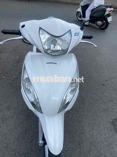 xe Vision trắng mới tinh