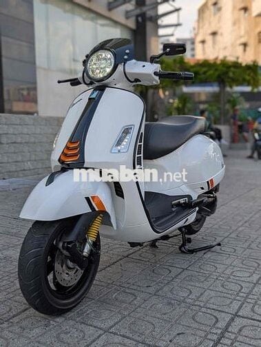 GTS SuperTech 300 HPE Trắng 08/2022