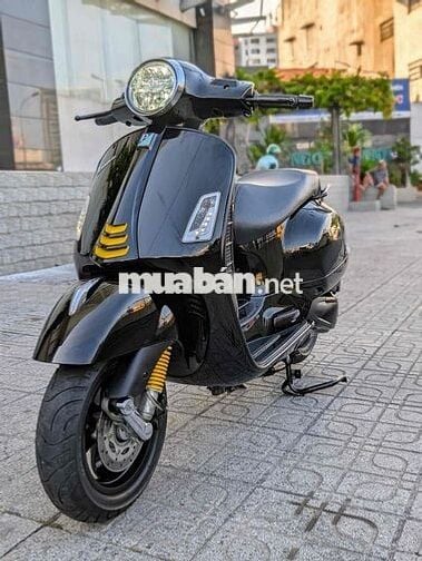 GTS SuperTech 300 HPE Đen 02/2020