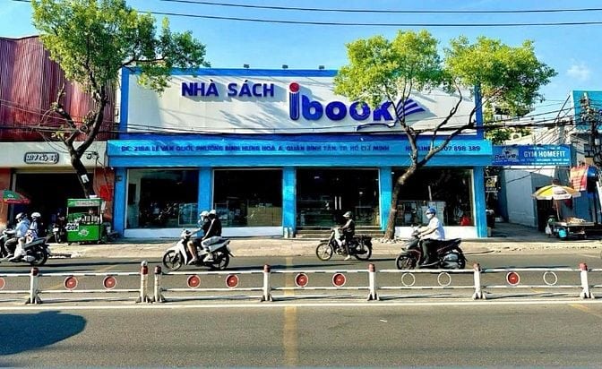 Cho thuê nhà mặt tiền 218A Lê Văn Quới, Q. Bình Tân,DT lớn, vị trí đẹp