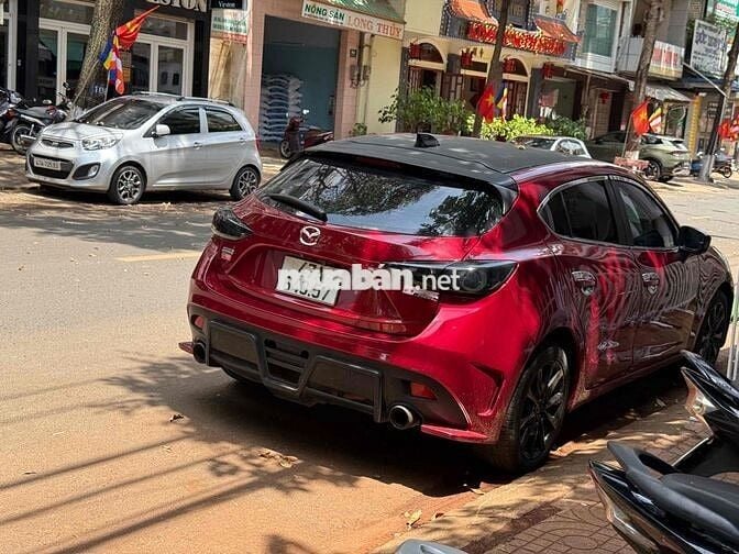 Mazda 3 2017 1.5 AT Hatchback - 12000 km