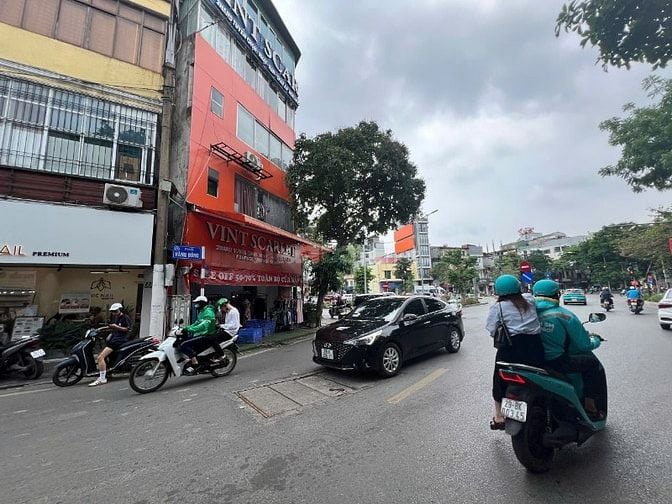 Binhbds cho thuê cửa hàng Cấm Chỉ - Hàng Bông