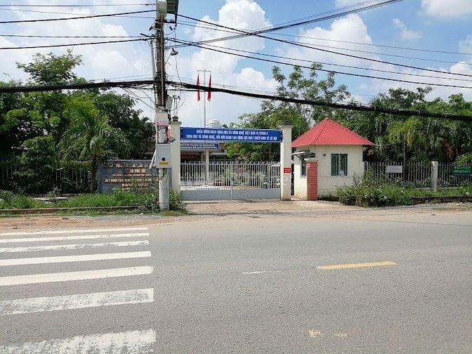 Bán lô đất cách cầu vượt Nguyễn văn lính 300m  5,5x13m 1,1ty. 