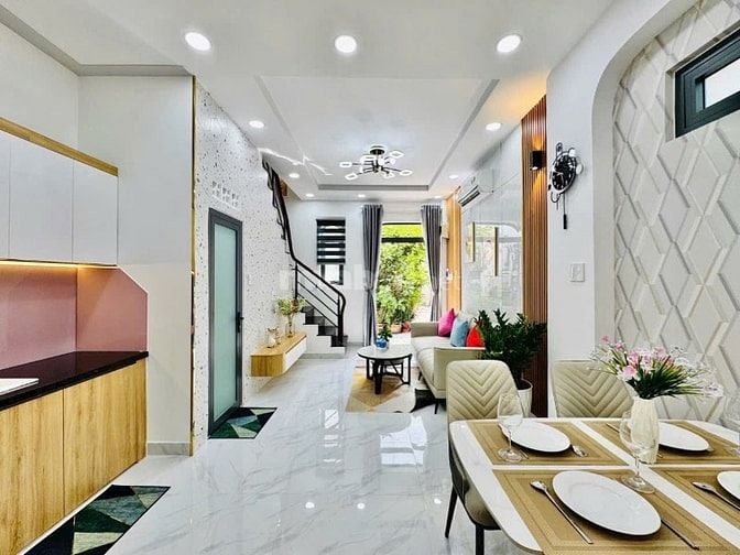 BÁN NHÀ GÒ VẤP - 30M2 - SÁT HXH - LÊ QUANG ĐỊNH - 2 TẦNG