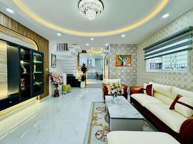 ĐANG CẦN BÁN GẤP NHÀ TÔN ĐẢN, PHƯỜNG 4, QUẬN 4 GẦN KHÚC VĨNH KHÁNH