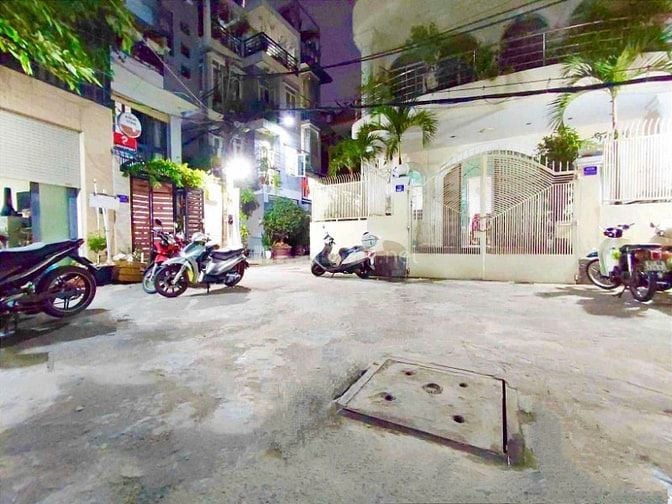 Hạ giá bán nhà 5 tầng Huỳnh Văn Bánh,Phú Nhuận, 33m2 chỉ còn 5,3 tỷ