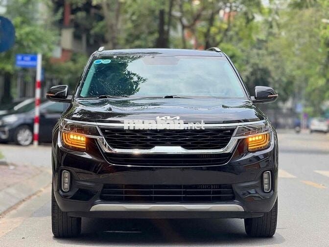 Kia Seltos 1.4Premium 2023 màu đen siêu đẹp