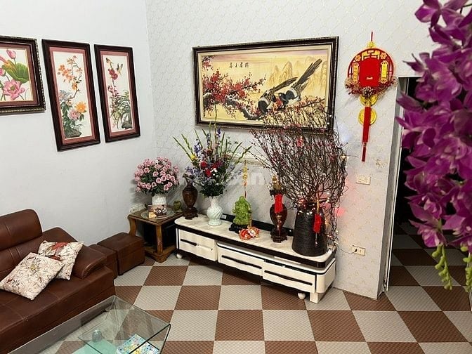 Chính chủ ra nước ngoài định cư cần bán nhà ngõ 1150 đường Láng