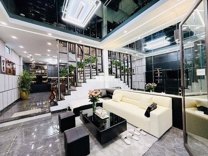Bán gấp lô góc 50m2 15xtỷ ô tô vào nhà đường 800A Cầu Giấy