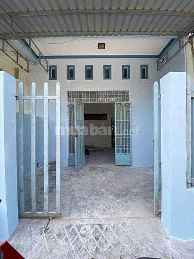Cần bán gấp căn nhà ngay sau chợ Đầu Mối Hóc Môn 70m2 SHR giá 770tr