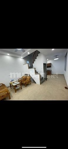 Cho thuê hoặc bán nhà khu vực chợ hoa Quảng An, Tây Hồ