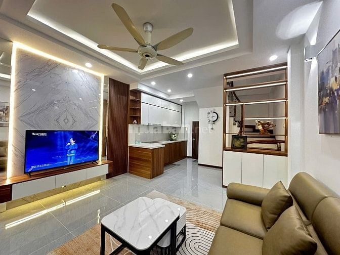 LÁNG - GIÁ ĐẦU TƯ - NHÀ ĐẸP Ở NGAY 30m - 5 TẦNG - GẦN OTO - 7.4 Tỷ 