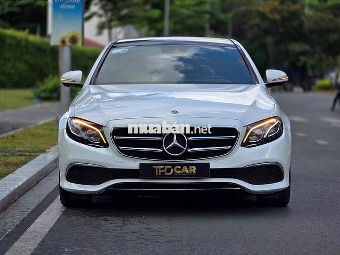 Mercedes-Benz E200 sport đen/nâu sx2019