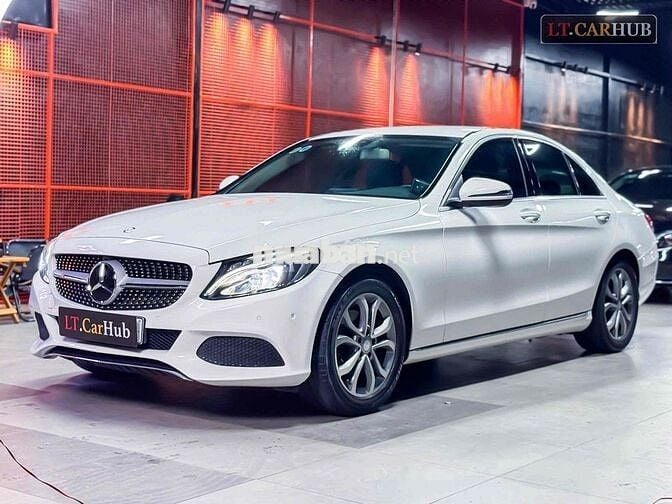 Mercedes C200 model 2017 chủ đi giữ gìn kỹ