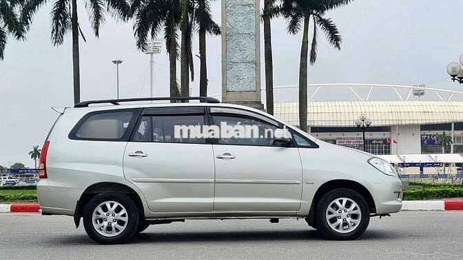 Toyota Innova 2008 G - 180000 km