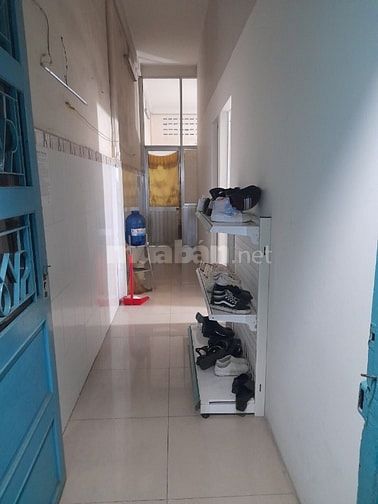 BÁN CĂN HỘ LẦU 3 QUẬN 5 MẶT TIỀN VÕ VĂN KIỆT 