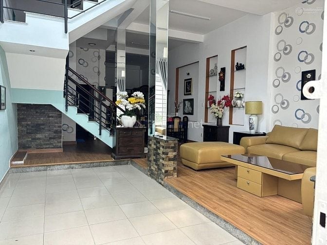 Cho thuê nhà 99/13a hồ thị kỷ, Phường 1, Quận 10