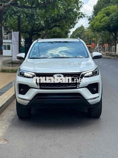 Toyota Fortuner 2022 2.4 4x2 AT - Máy Dầu Rất Mới