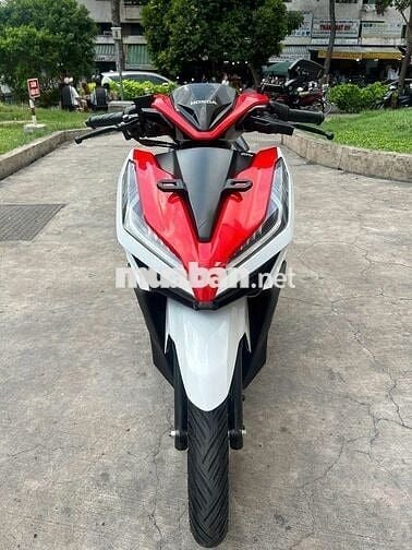 Vario 150cc đời 2022 màu trắng team đỏ, còn mới