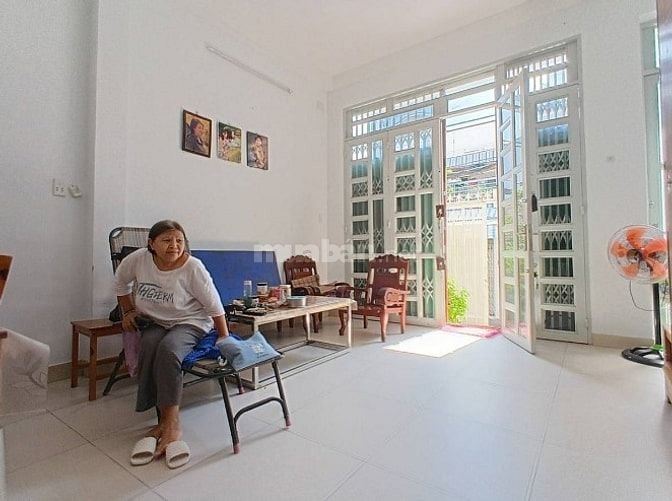 NHÀ HẺM XE HƠI DT LỚN 85M2 ĐOÀN VĂN BƠ, Q.4 – GIÁ 8,1 TỶ (TL)!