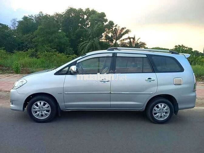 Toyota Innova 2011 G - 146000 km