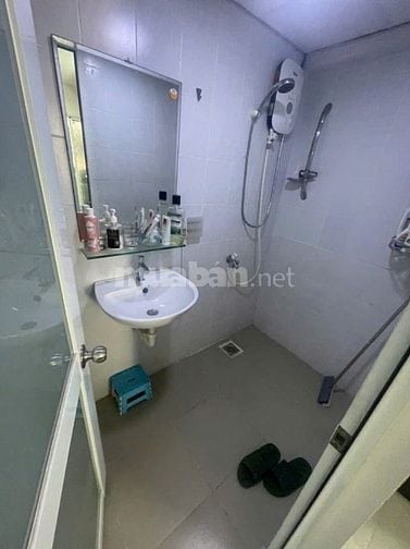CHDV, Lê Hồng Phong, P12, Q10. 5tr5/tháng.22m2, có cửa sổ.