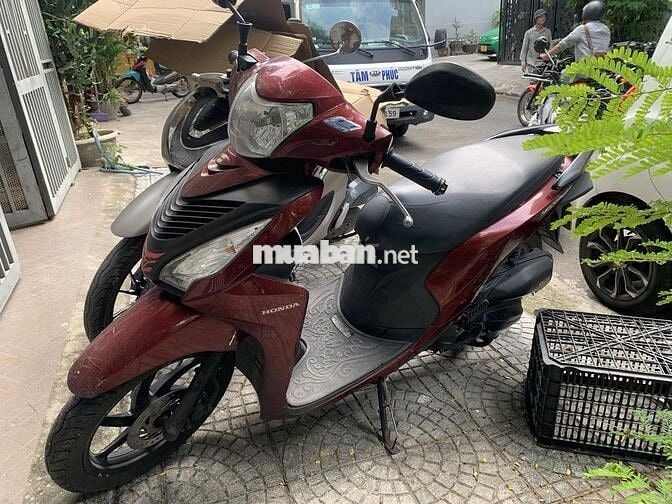 Vision 2018 màu đỏ